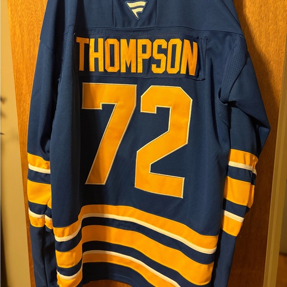 Buffalo Sabres Blue and Gold Jersey XL - Picture 2 of 3
